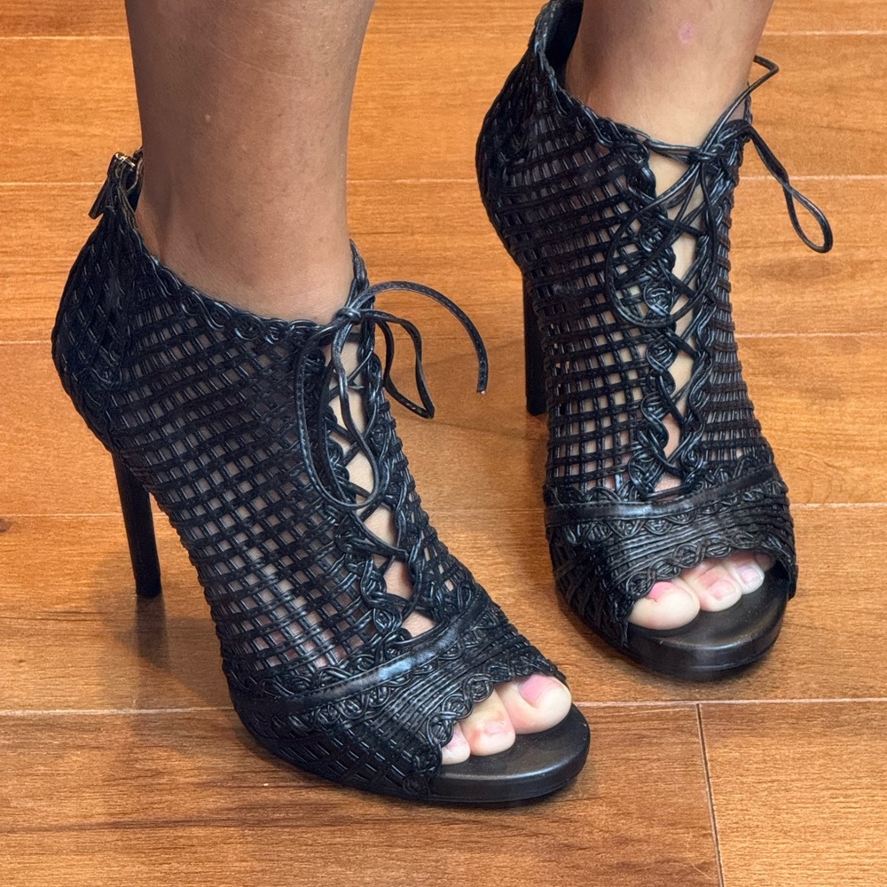 JESSICA SIMPSON Rendy Lace Up Heels